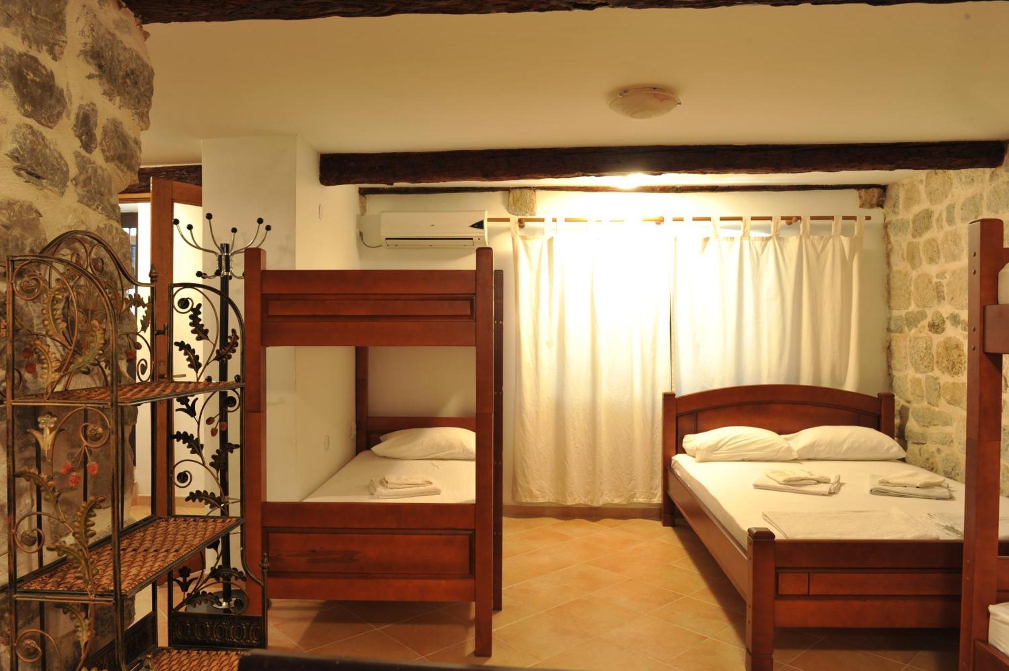 Apartments Monika Old Town Kotor Ngoại thất bức ảnh